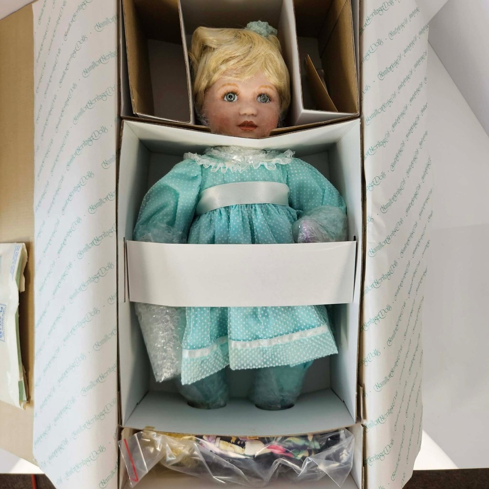 Hamilton Collection Amanda Porcelain Baby Doll Connie Walser Derek COA New Box